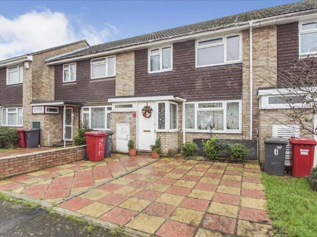 Terraced House for sale in Slough