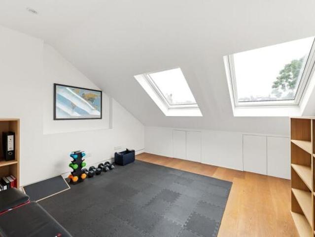 Cottage for sale in Cat Hill
