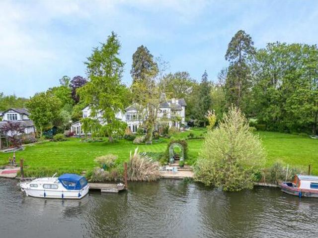 House for sale in Shepperton, Spelthorne
