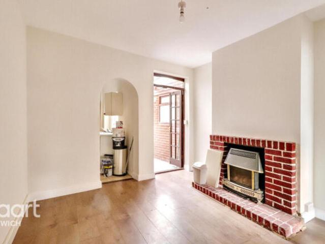 Cottage for sale in New Catton, East Bank