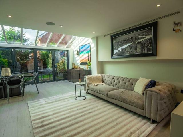 Terraced House for sale in Slough