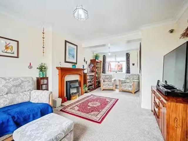 House for sale in Skares
