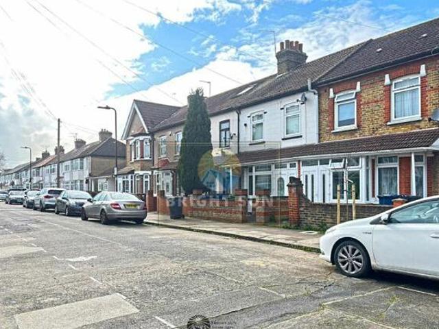 House for sale in Southall, Greater London