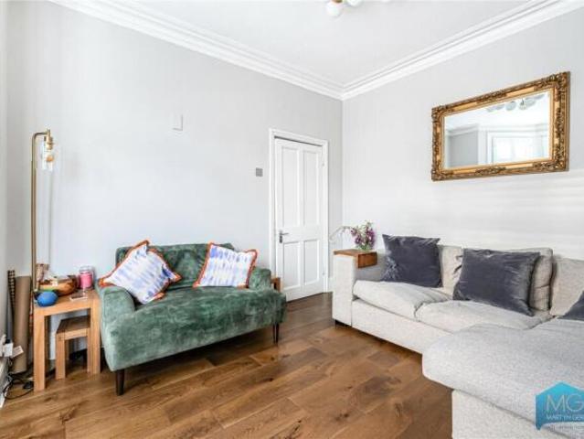 Cottage for sale in Finchley, Greater London
