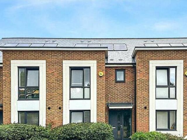 House for sale in Stone, Monks Orchard