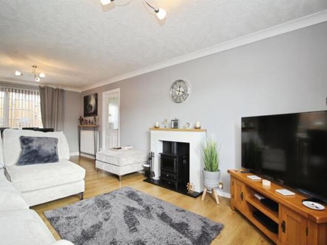 Cottage for sale in Scholes, Leeds