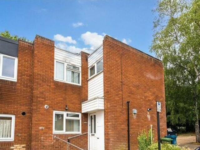 House for sale in Little Stanmore, Greater London