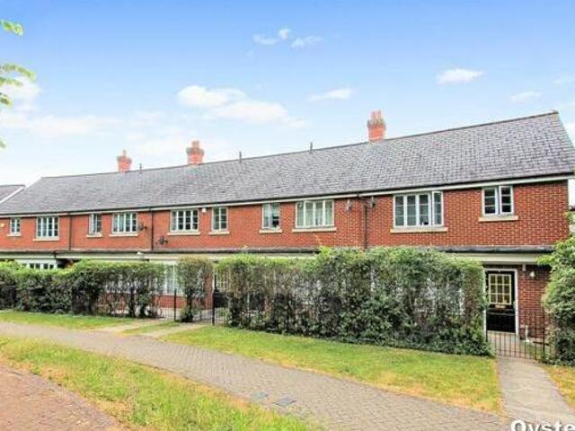 House for sale in Little Stanmore, Greater London