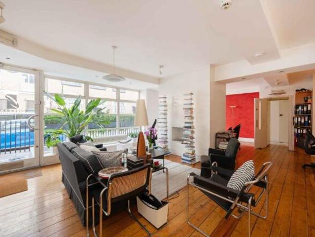 Cottage for sale in Cat Hill