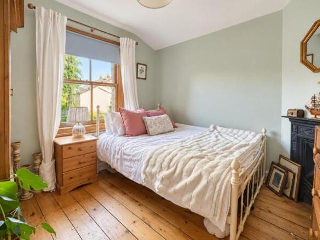 Cottage for sale in Abington, Northampton