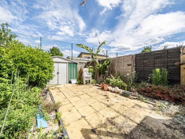Cottage for sale in Cat Hill