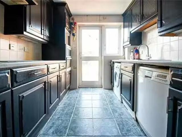 House for sale in Yiewsley