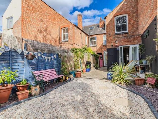 Cottage for sale in Western Park, Leicester