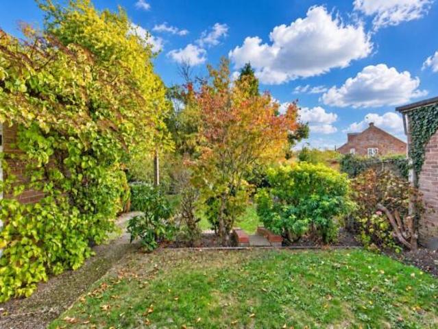 Cottage for sale in Chiswell Green, St Albans