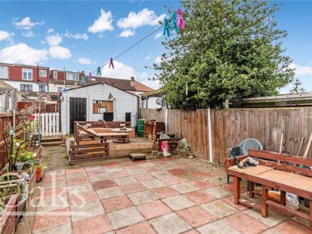 Cottage for sale in London Borough of Merton, Mitcham
