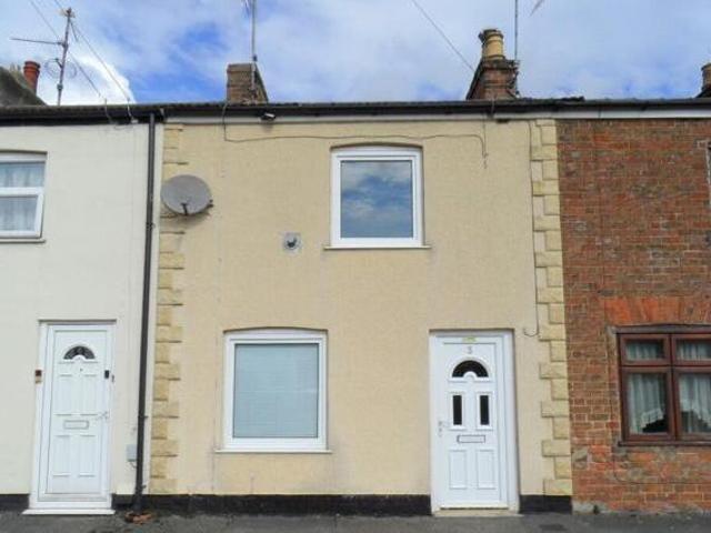 House for sale in Bishopsgate, Greater London