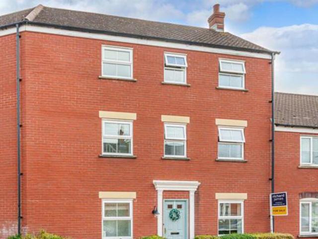 House for sale in Swindon