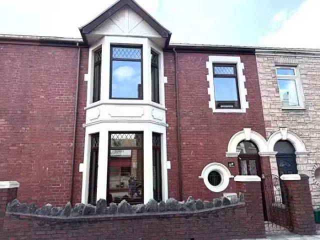 House for sale in Taibach