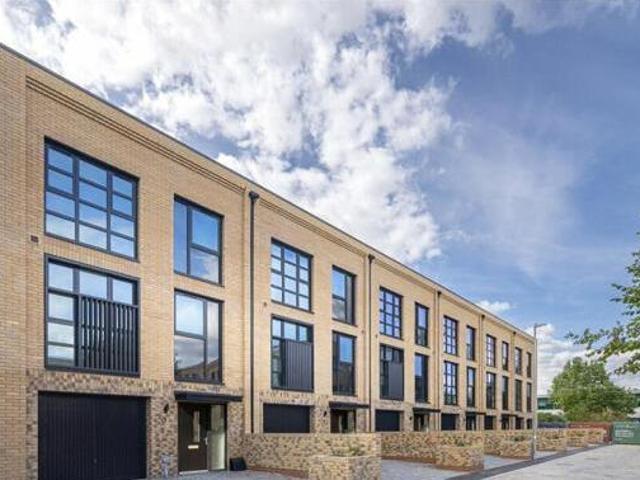 House for sale in Hertford, Colliers End