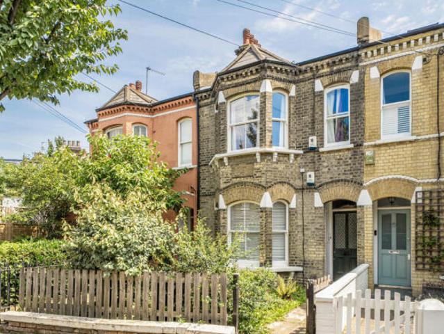 Cottage for sale in Cat Hill