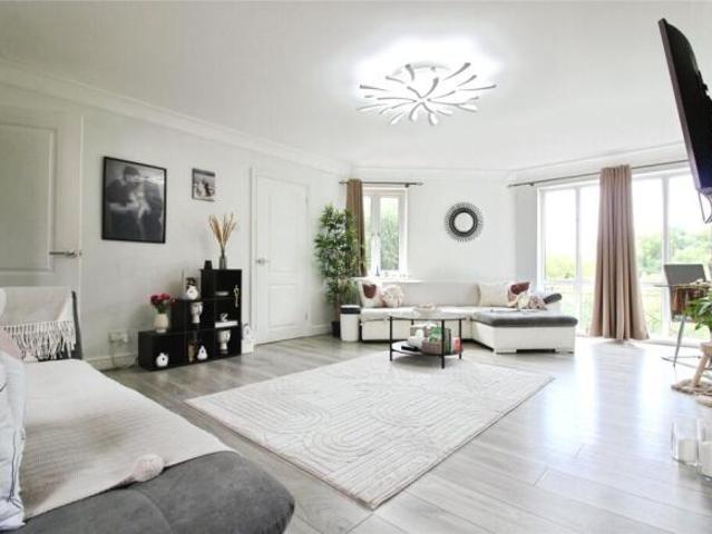 Cottage for sale in Reading