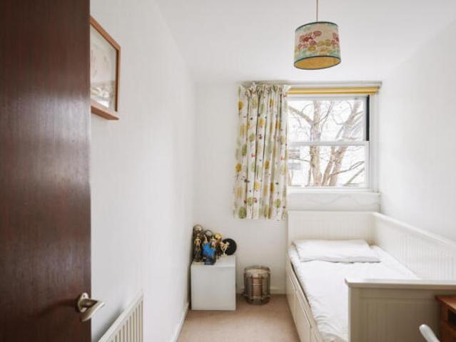 Cottage for sale in Cat Hill