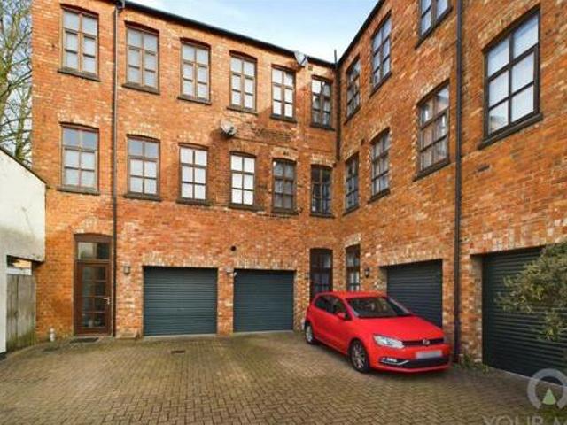House for sale in Northampton, Northamptonshire