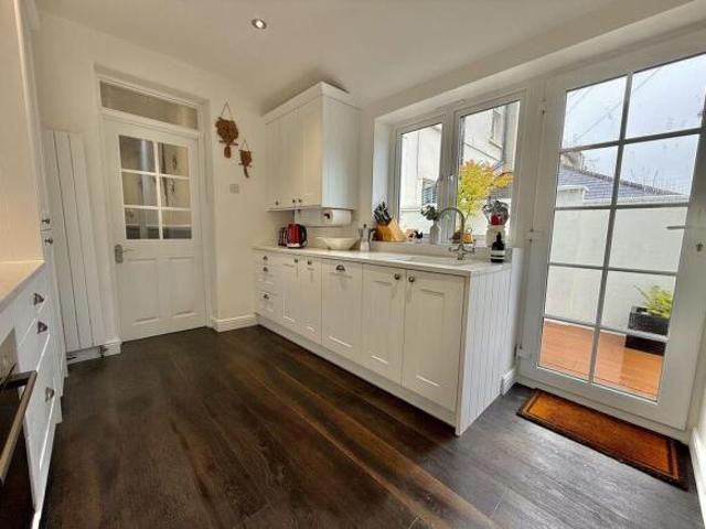 Cottage for sale in Mount Wise