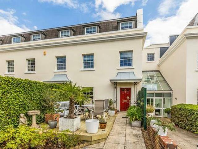 House for rent in West Sussex