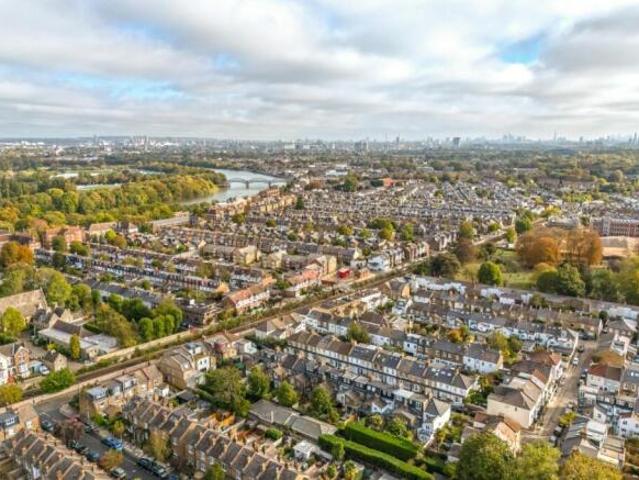 Cottage for sale in London Borough of Richmond upon Thames, Greater London