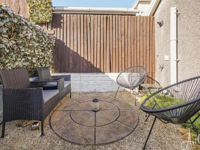 Cottage for sale in Morriston, Wales