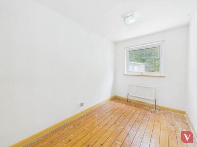 Cottage for sale in Spring Park, Luton