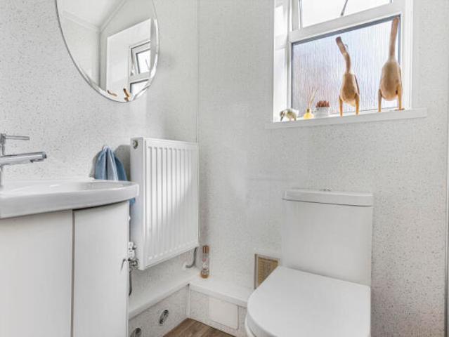 Cottage for sale in Cat Hill