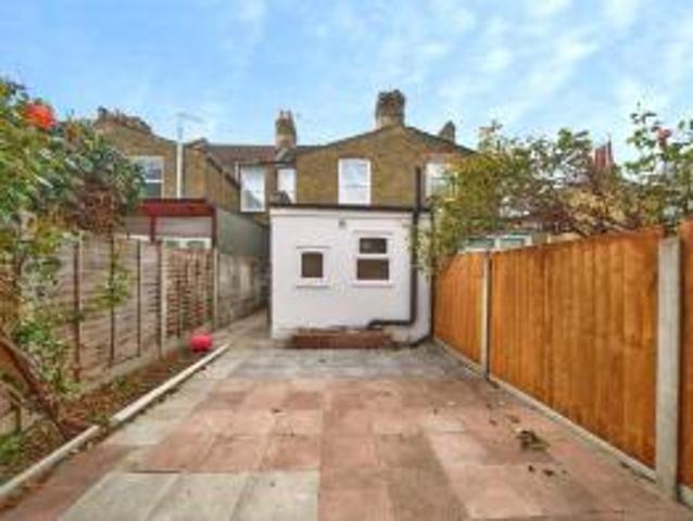 Cottage for sale in Cat Hill