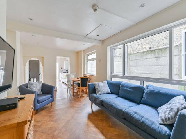 Terraced House for sale in Dulwich