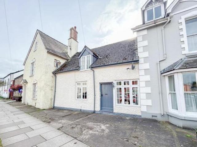 House for sale in Llanbadoc, Wales