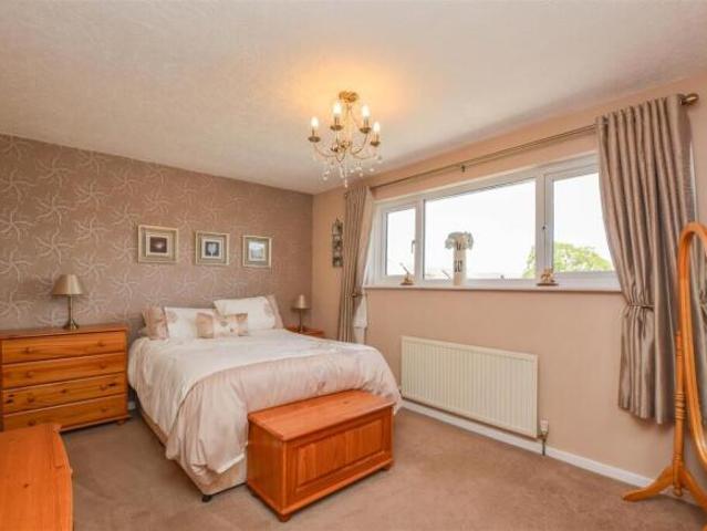 Cottage for sale in Pilgrims' Hatch, Navestock Side