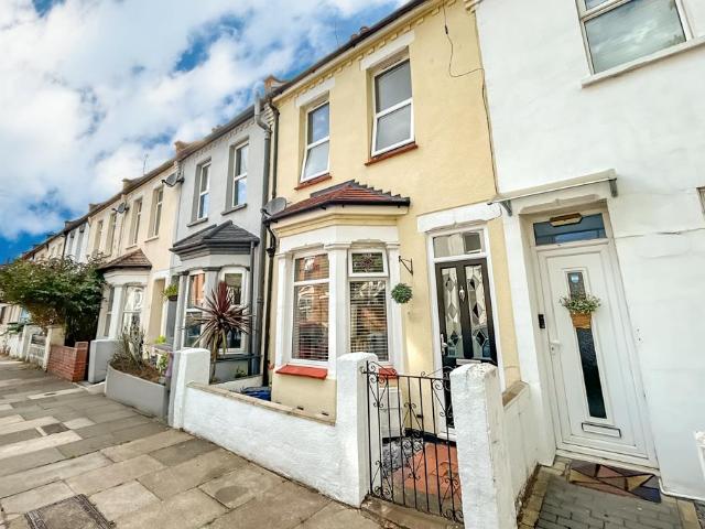 Terraced House for sale in Southend-on-sea