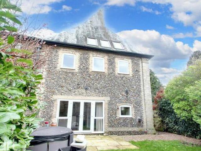 House for sale in Lyons, Greater London