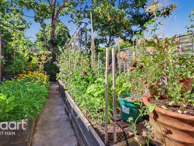 Cottage for sale in Manor Park, Greater London