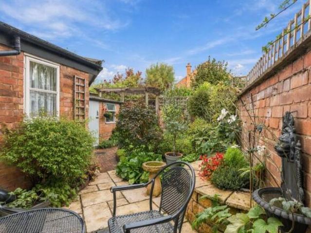 Cottage for sale in Lillington, Warwick