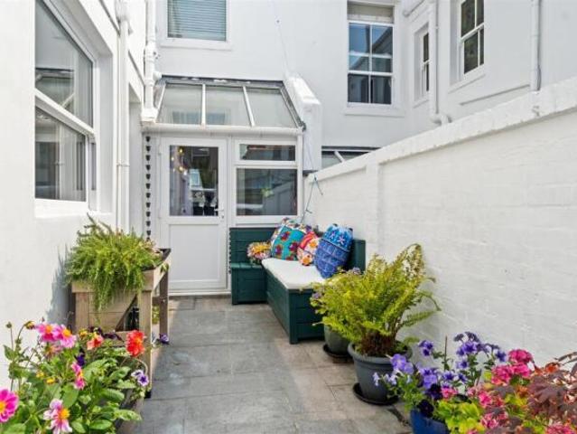 Cottage for sale in Mount Wise