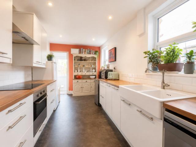 Cottage for sale in Northampton, Northamptonshire