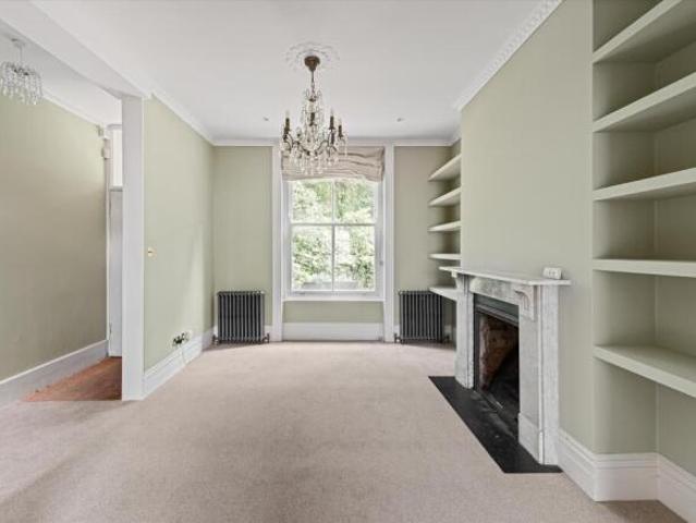 Cottage for sale in Hampstead, Greater London