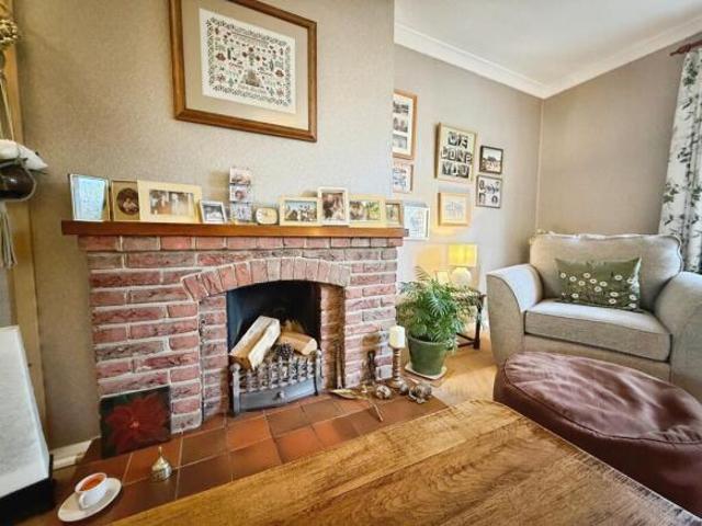 Cottage for sale in Hounsome Fields, Basingstoke and Deane