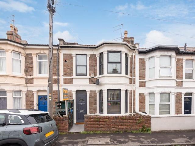 Terraced House for sale in Redfield