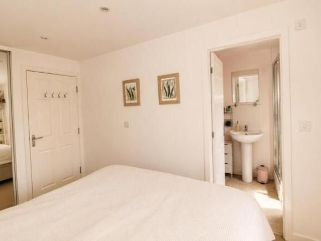 Cottage for sale