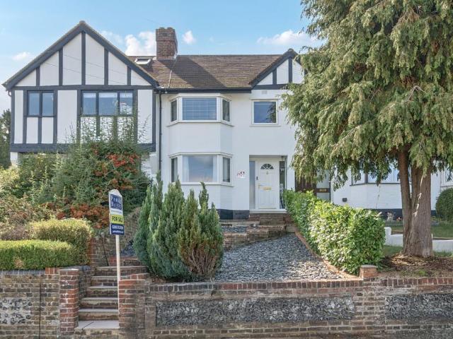 Cottage for sale in London Borough of Croydon, Cat Hill