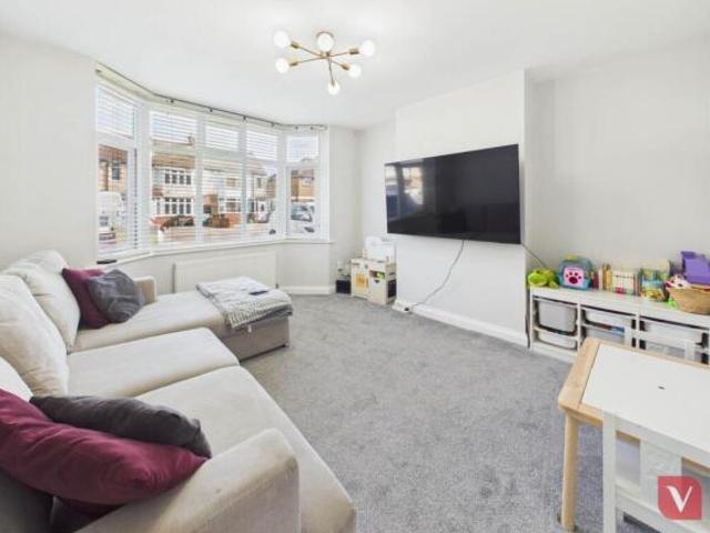 Cottage for sale in Spring Park, Luton