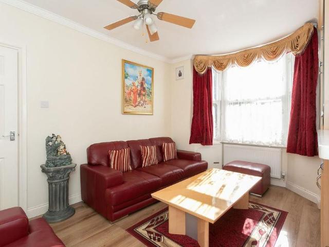 House for rent in Holywell Estate, North Watford